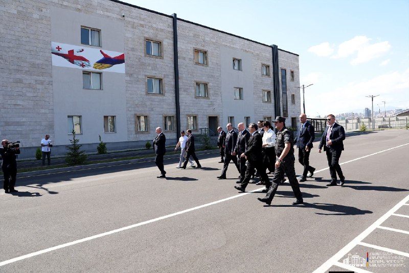 Министр внутренних дел Грузии Сулхан Тамазашвили в Центре управления 112 в Армении