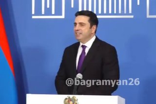 Ален Симонян объявляет об отказе от мандата в Армении