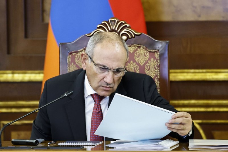 Премьер-министр Никол Пашинян на заседании Комитета по государственным инвестициям в Армавире