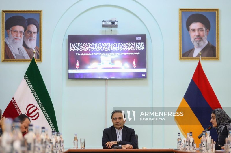 Премьер-министр Армении Никол Пашинян на церемонии прощания с аятоллой Хаменеи в Тегеране