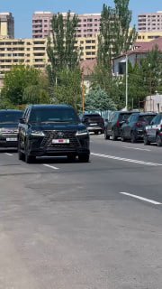 Никол Пашинян в Ботаническом саду Армавира на строительстве «Сквера жизни»