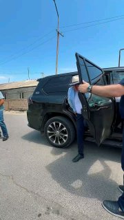Премьер-министр Армении осматривает строящийся детский сад в Ехегнаване общины Веди