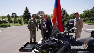 Посол Германии Клаудия Буш передает снегоходы Минобороны Армении в Армавире