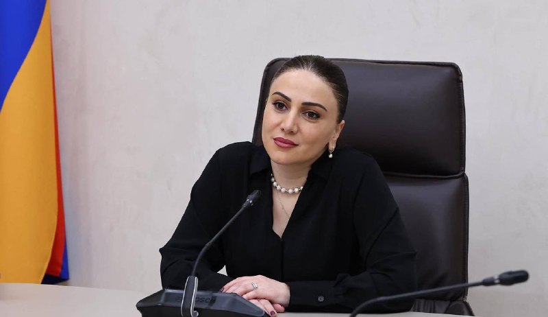 Никол Пашинян на брифинге после заседания фракции «Гражданский договор» в Армении