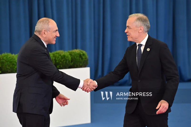 Фото премьер-министра Армении Никола Пашиняна и премьер-министра Канады Марка Карни