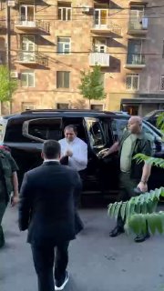 Сурен Папикян на встрече с молодежью «Гражданского договора» в Армавире