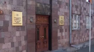 Сотрудники правоохранительных органов проводят обыски в рамках дела о подкупе избирателей в Армавире.