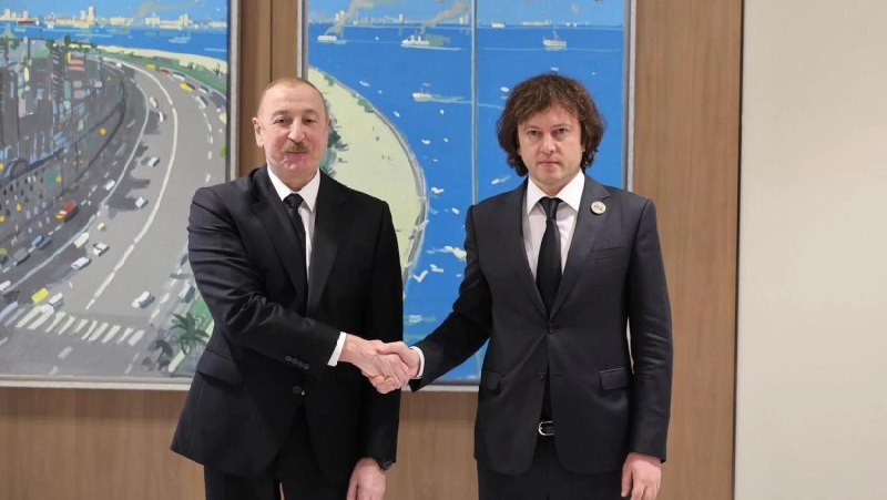 Ираклий Кобахидзе и представители Азербайджана подписывают газовое соглашение