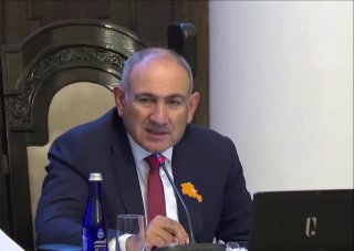 Никол Пашинян выступает с заявлением о предпринимателях и ЕАЭС