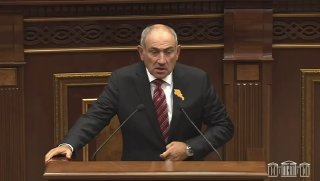 Никол Пашинян выступает с заявлением о фейковой теме возвращения 300 тысяч азербайджанцев