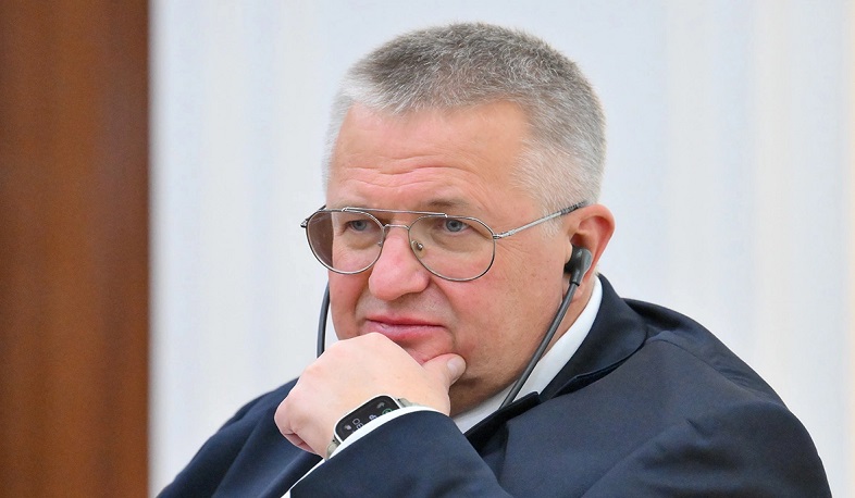 Вице-премьер Алексей Оверчук во время выступления, касающегося выборов в Армении и их влияния на регион Армавира.