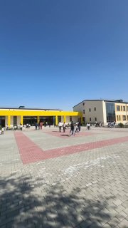Средняя школа в селе Покр Веди Араратской области, построенная по обещанию премьер-министра Никола Пашиняна