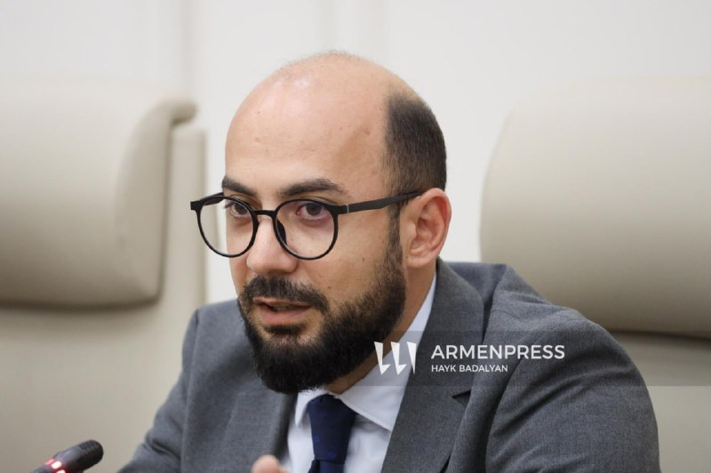 Артур Ованнисян на брифинге в парламенте Армении, комментирует итоги выборов в Армавире