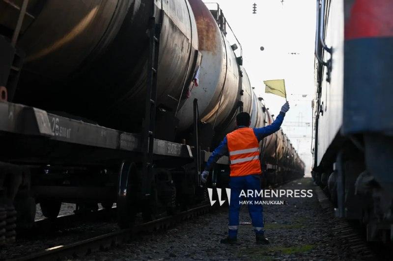 Железнодорожные вагоны с нефтепродуктами на станции Баладжары, Азербайджан