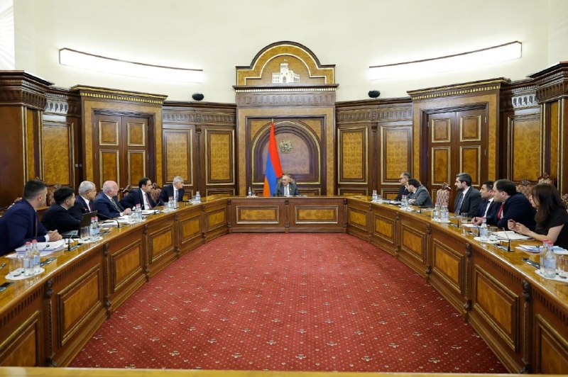 Совещание под председательством Никола Пашиняна по строительству дата-центра ИИ Firebird в Армении