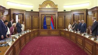Урсула фон дер Ляйен и Никол Пашинян на встрече, посвящённой экономическому сотрудничеству Армении и ЕС